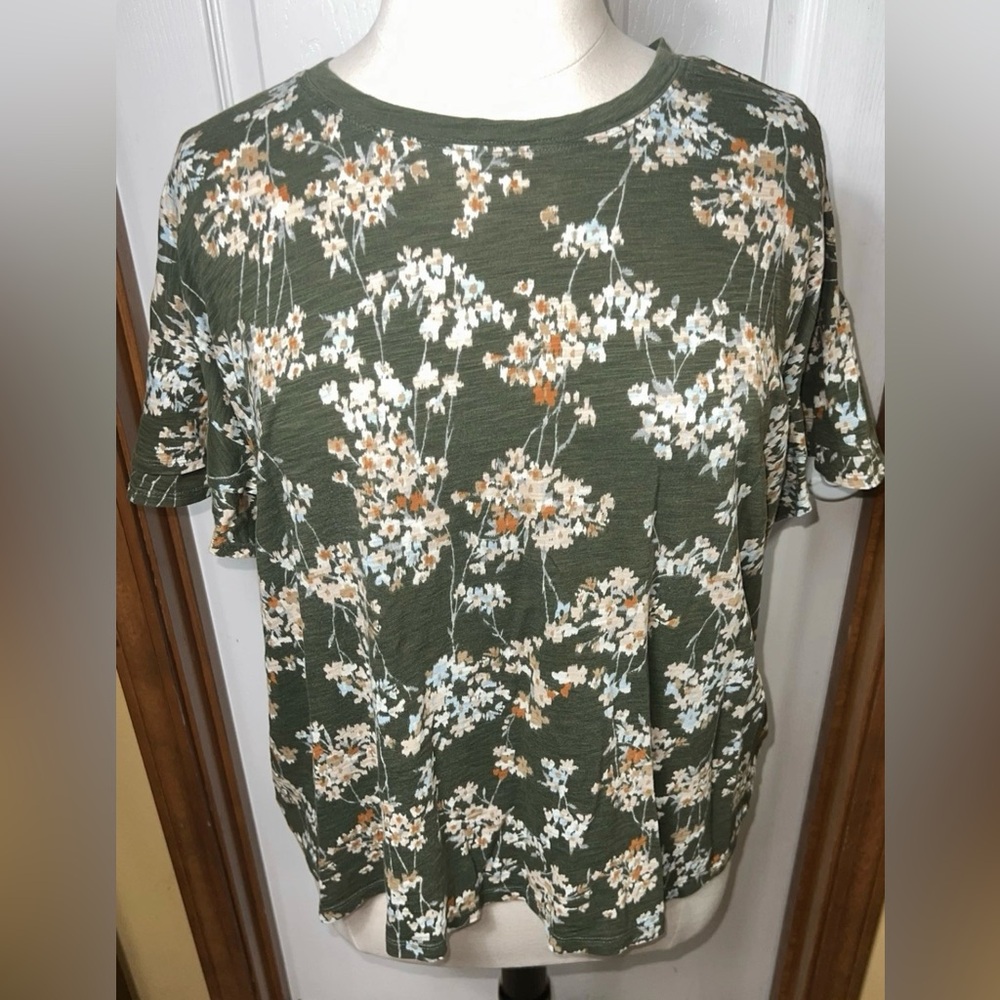 (READ) Time and Tru Top T Shirt Floral Olive Green Short Sleeve 3X (Like 2X)